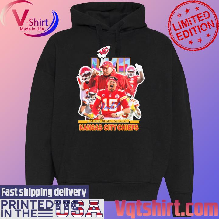 Patrick Mahomes Kansas City Chiefs Youth Signature shirt, hoodie