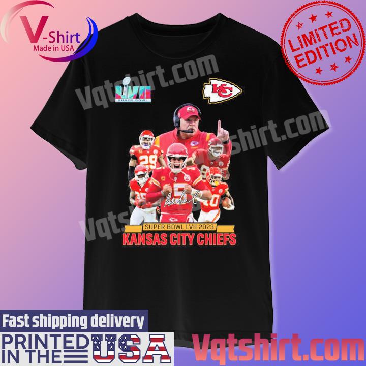 Kansas City Chiefs Super Bowl LVII MVP Patrick Mahomes Signature Vintage T- Shirt - Kaiteez in 2023